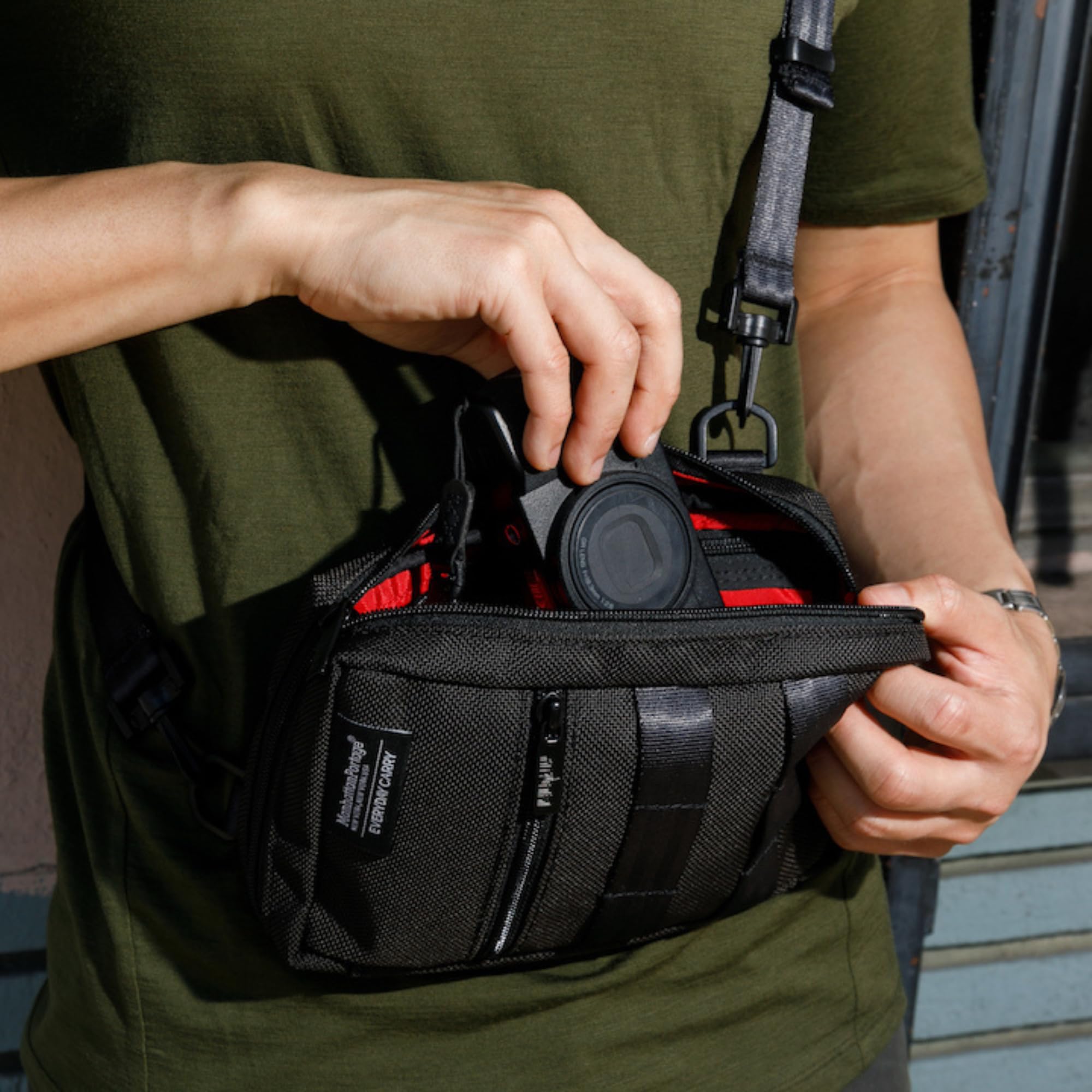 Manhattan Portage x Everyday Carry Atlas Sling V2 Hybrid Gear Organizer Pouch Sling Bag Constructed From Heavy Duty 1680D Cordura Ballistic Nylon (Black) - Image 9